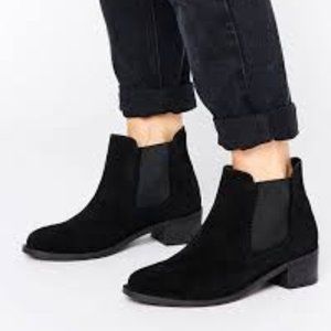 Park Lane Mini PomPom Detail Chelsea Boots